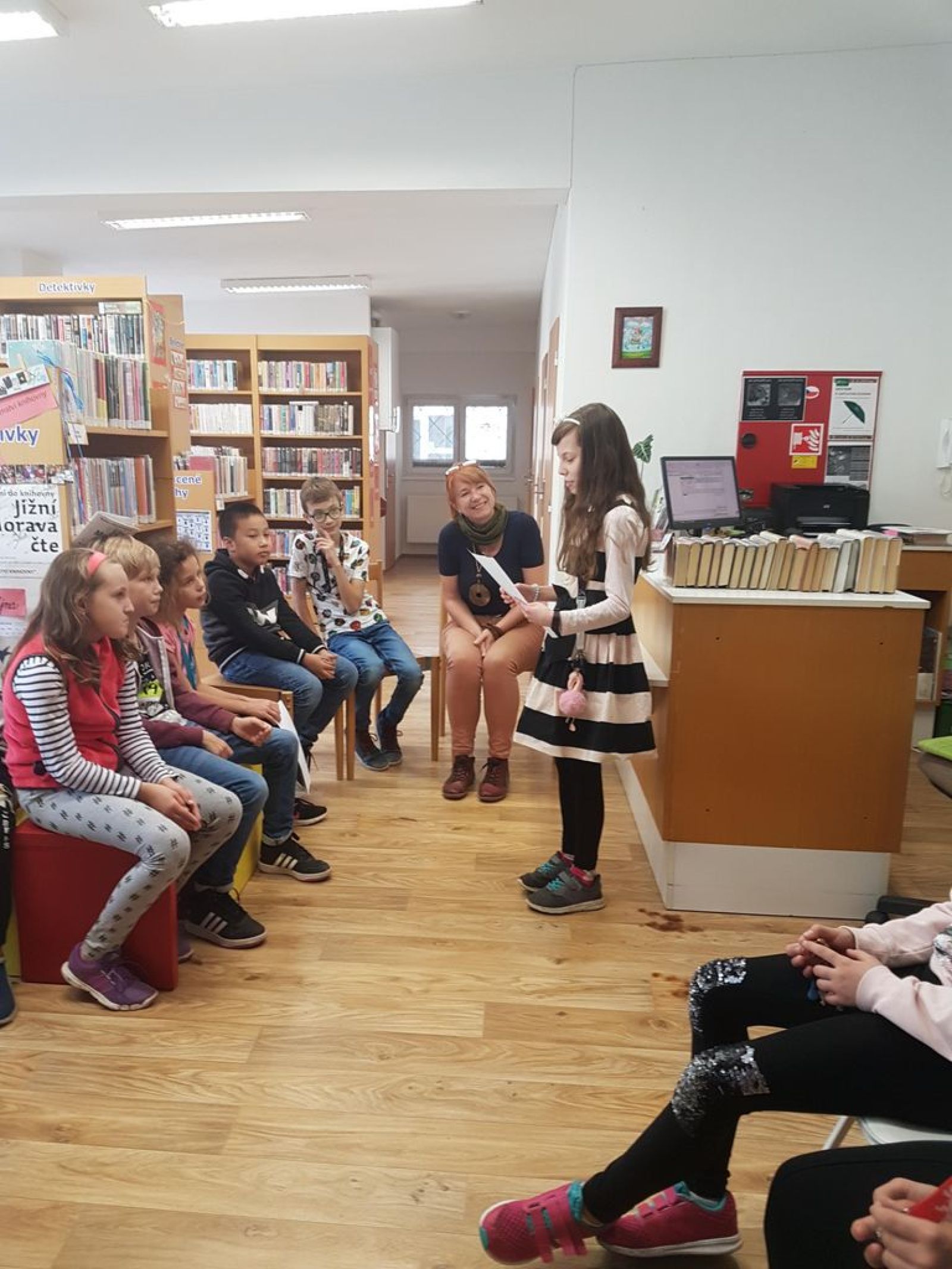 4. B v knihovně