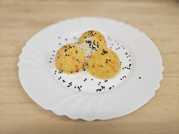 Halloweenské rizoto s mrkní,dýní,parmezán, černý sezam