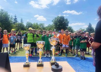 Kneslova triumfuje ve fotbale!